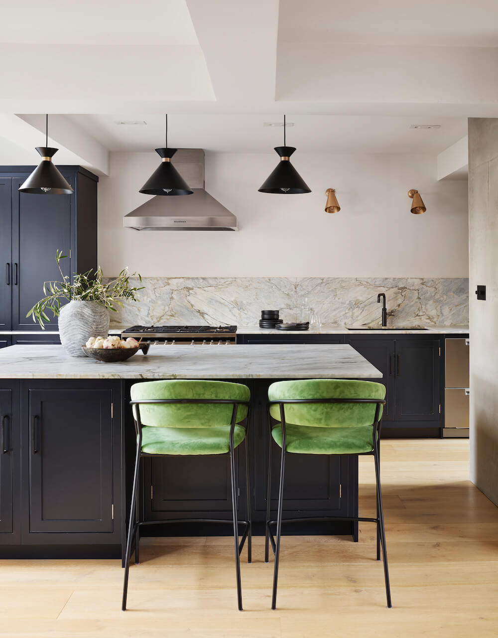 A Perfect Family Kitchen by Harvey Jones - The Kitchen Think